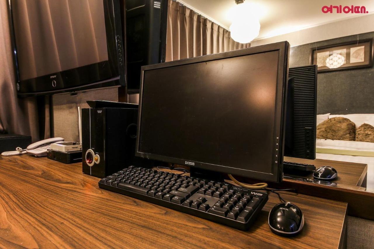 71 Street Motel Suwon Bagian luar foto