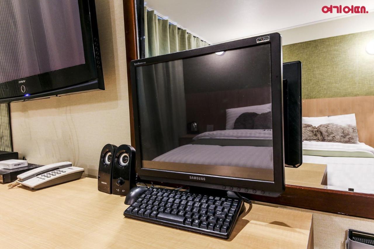 71 Street Motel Suwon Bagian luar foto