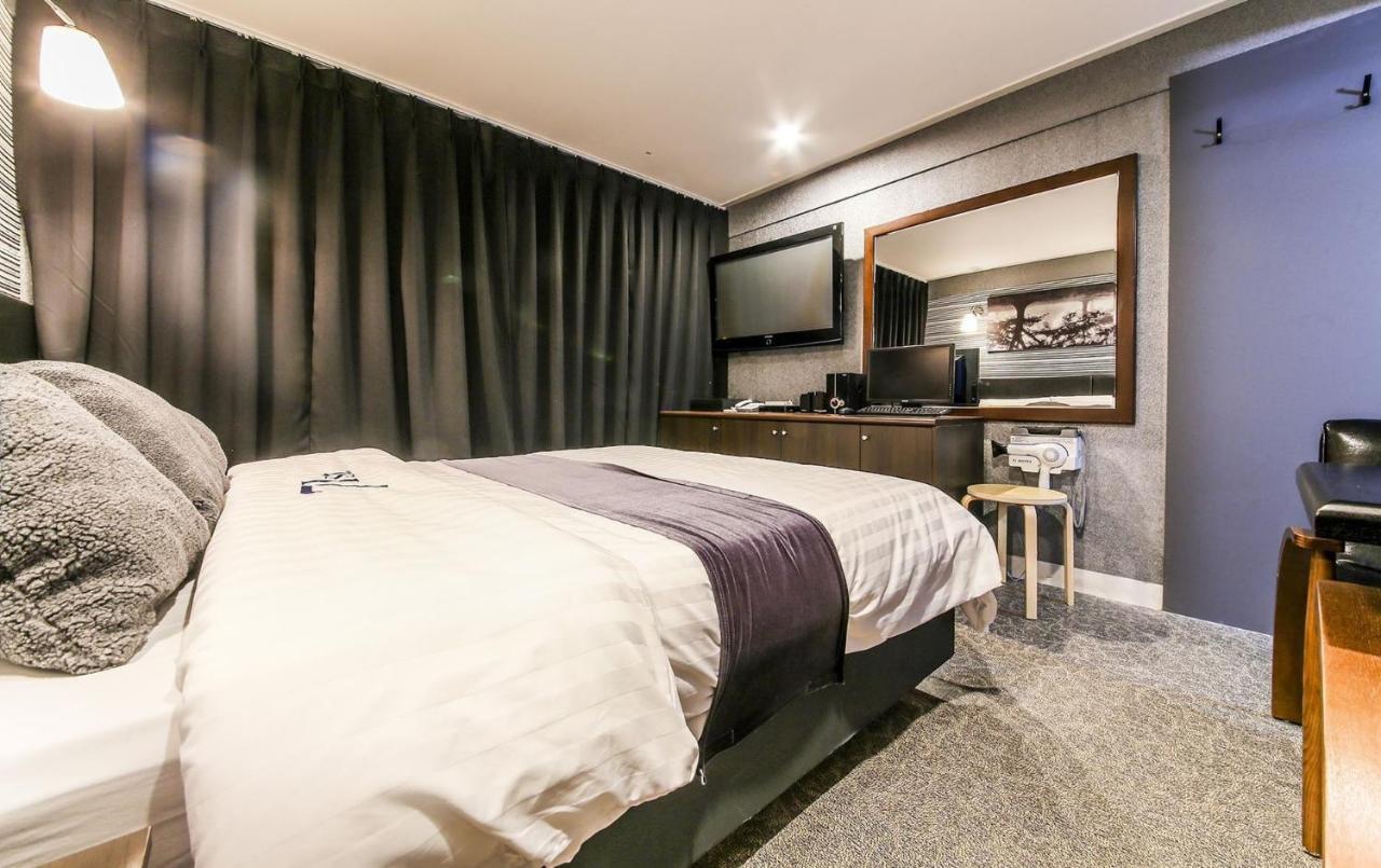 71 Street Motel Suwon Bagian luar foto