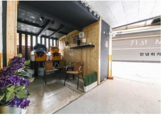 71 Street Motel Suwon Bagian luar foto